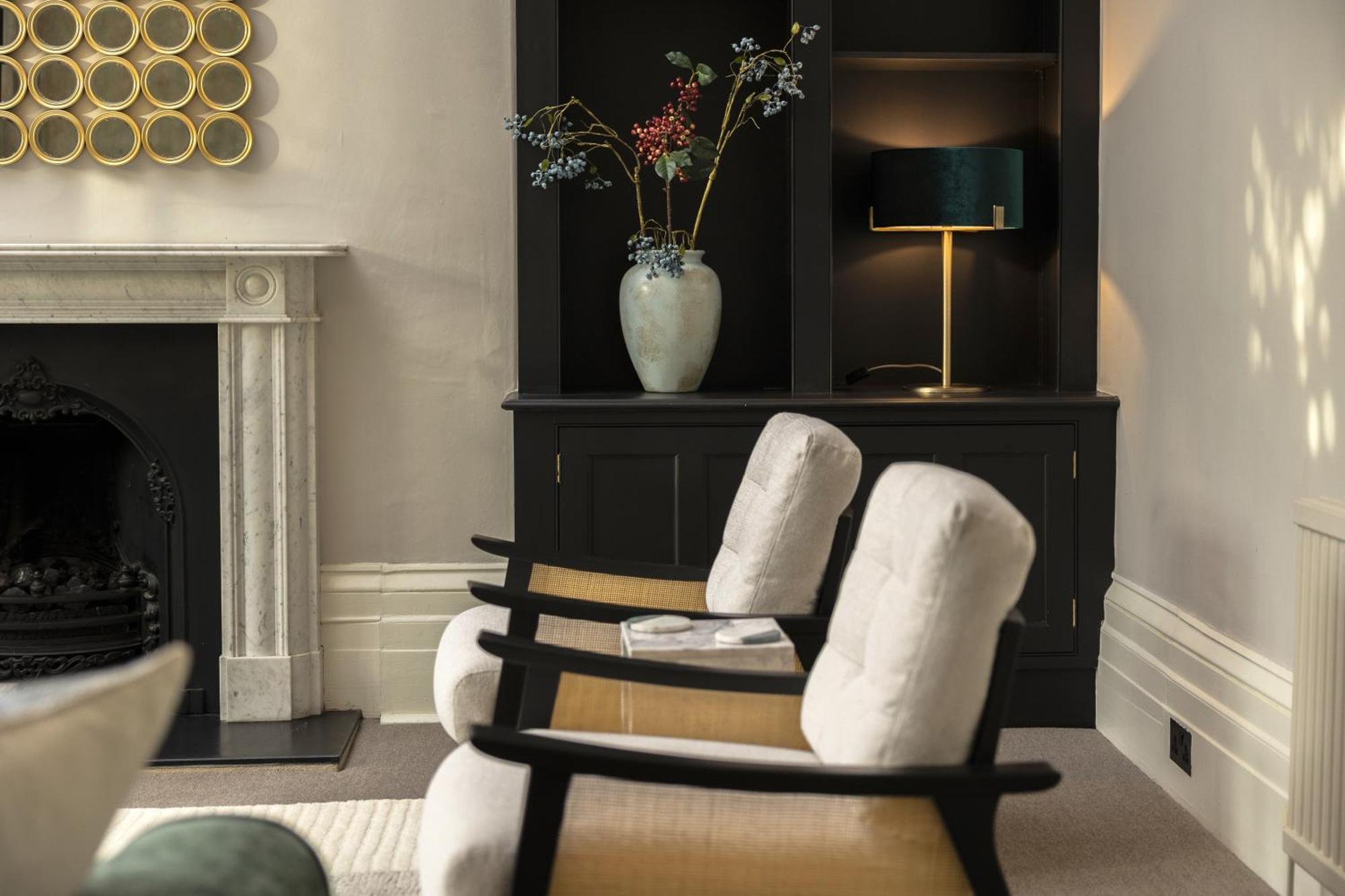 Malvern - By Luxury *